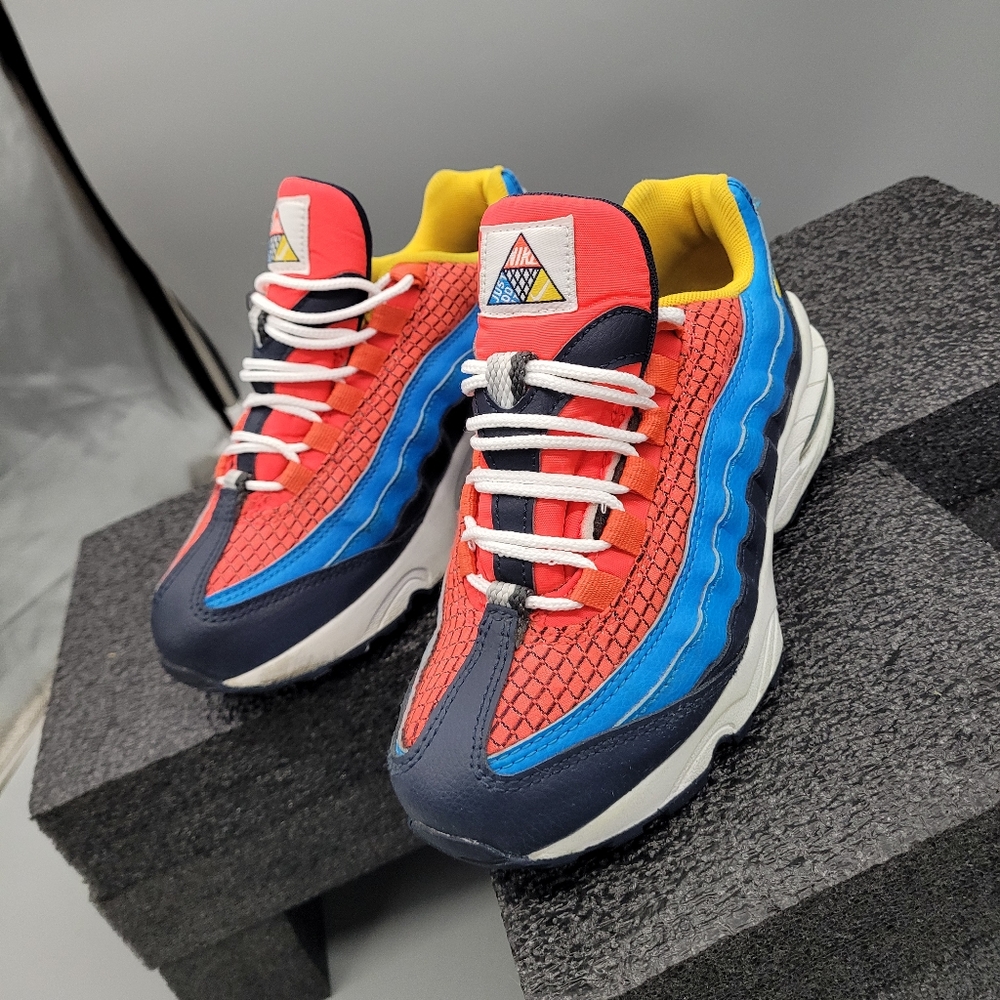 Nike Air Max 95 Now GS Crimson Blue Size 5y/ Women's Size 7 Running Shoes